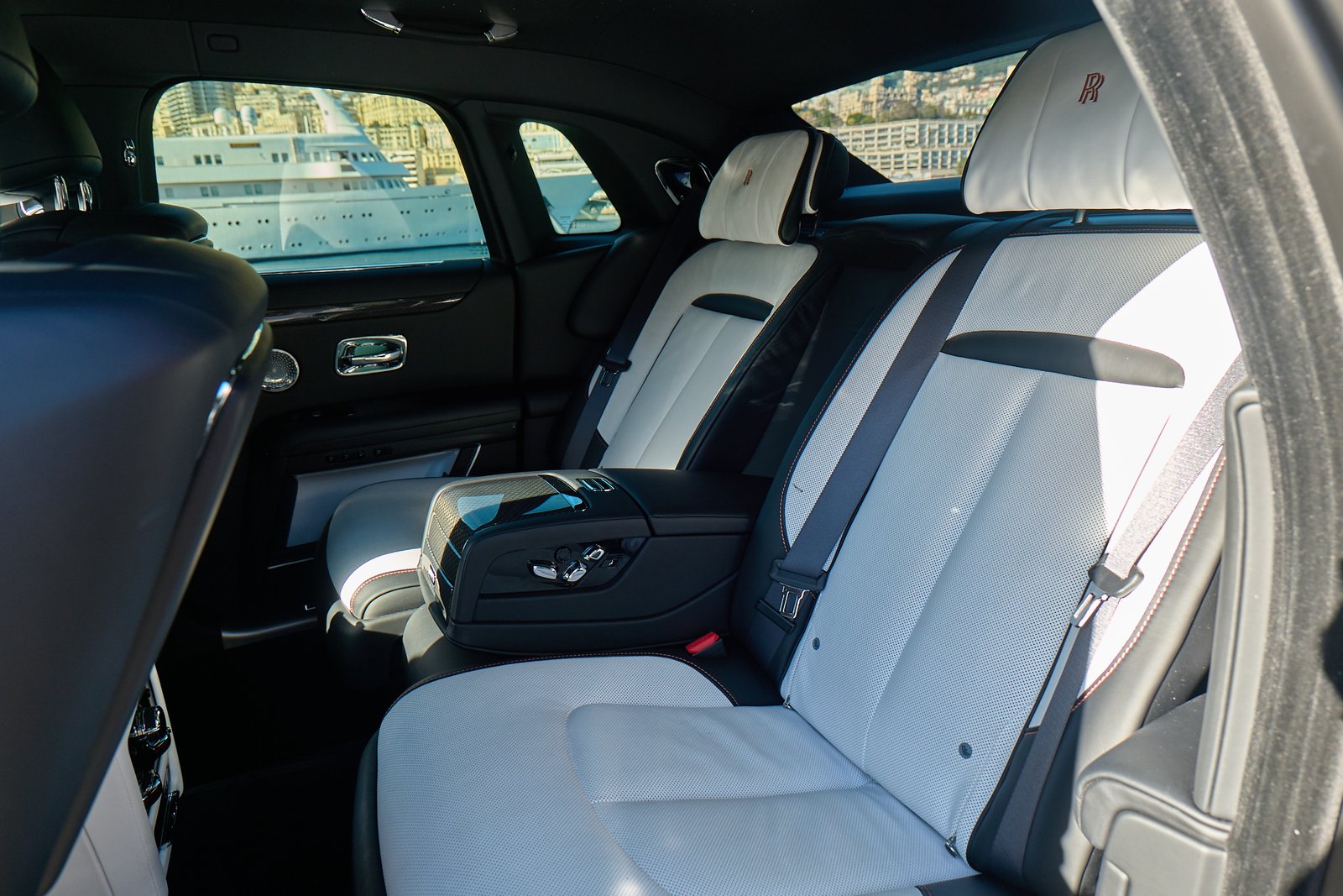 Rolls Royce Ghost Black Badge — photo 4